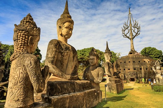 Buddha Park atau Wat Xieng Khuan (www.jclao.com)